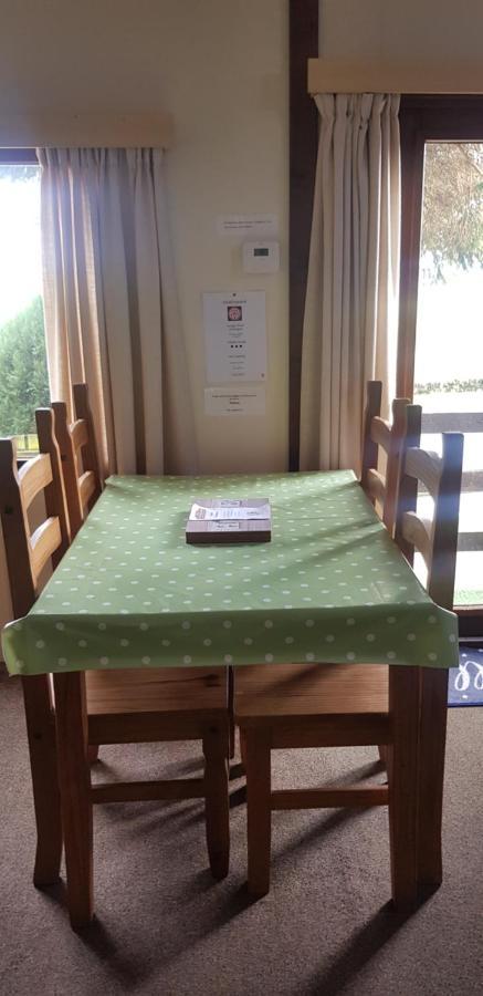 The Raddle Inn Log Cabins Croxden Екстериор снимка